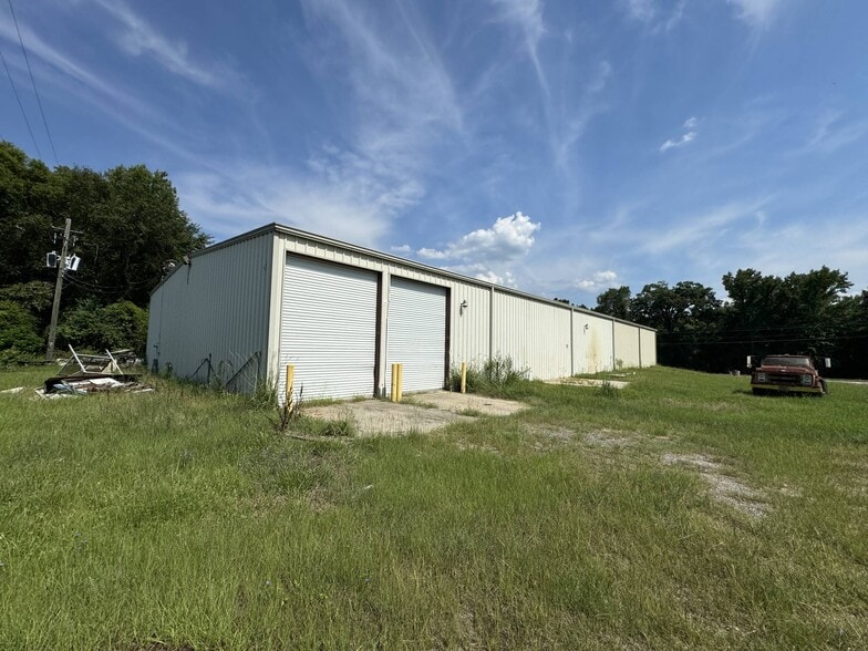 More Photos Of 400 Carver St, Mount Vernon Warehouse For Sale
