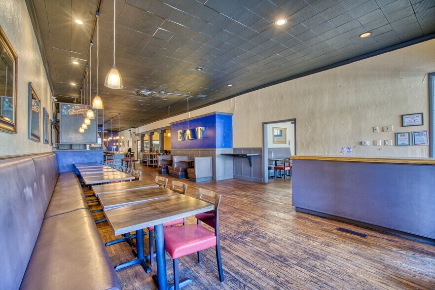 More Photos Of 816 Main St, Louisville Restaurant For Sale