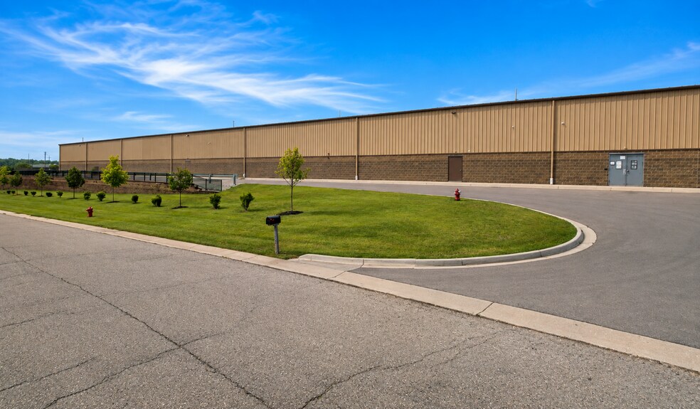 More Photos Of 163 Premier Dr, Lake Orion Manufacturing For Sale