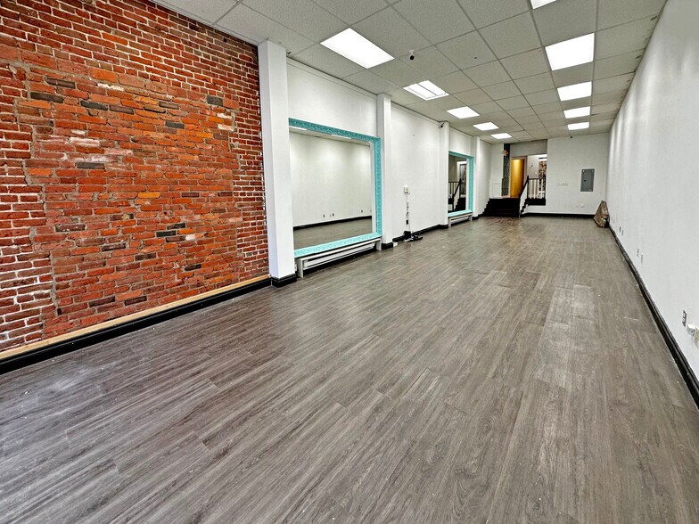More Photos Of 432-434 W Hastings St, Vancouver Storefront Retail Office For Lease