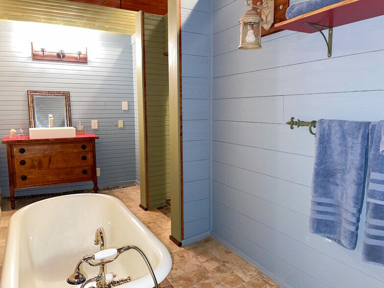 More Photos Of 503-505 Conrad Hilton Blvd, Cisco Storefront Retail Residential For Sale