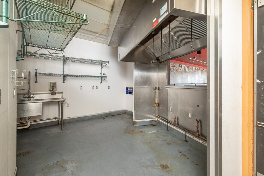 More Photos Of 87 Cotton Mill Rd, Starkville Storefront For Lease