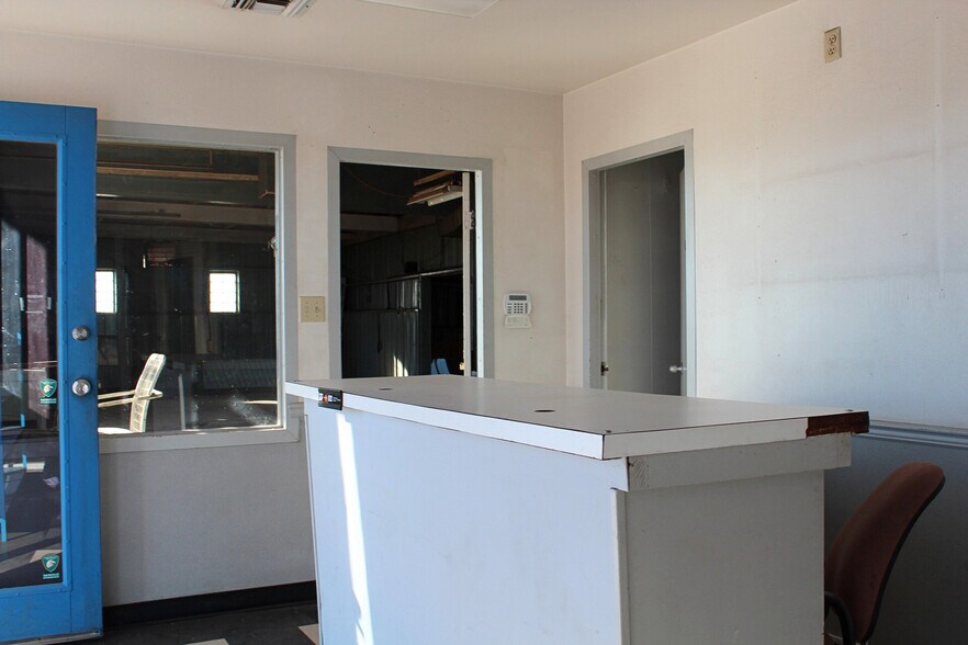 More Photos Of 700 W Picacho Ave, Las Cruces Auto Repair For Sale