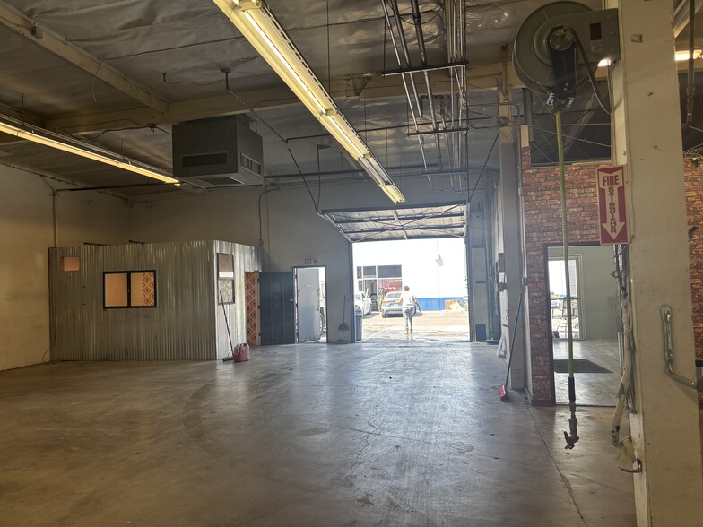 More Photos Of 515-517 W Imperial Hwy, La Habra Warehouse For Lease