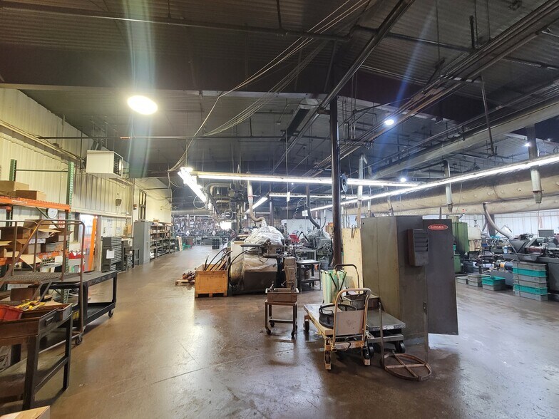 More Photos Of 1 7th St SW, Chisholm Manufacturing For Sale