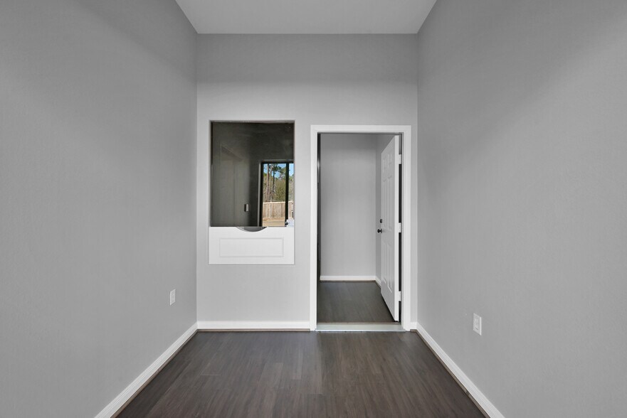 More Photos Of 15513 Capitol Hill Rd, Montgomery Service For Sale