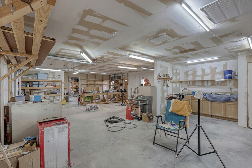 More Photos Of 301 E Calvary Rd, Fort Davis Specialty For Sale