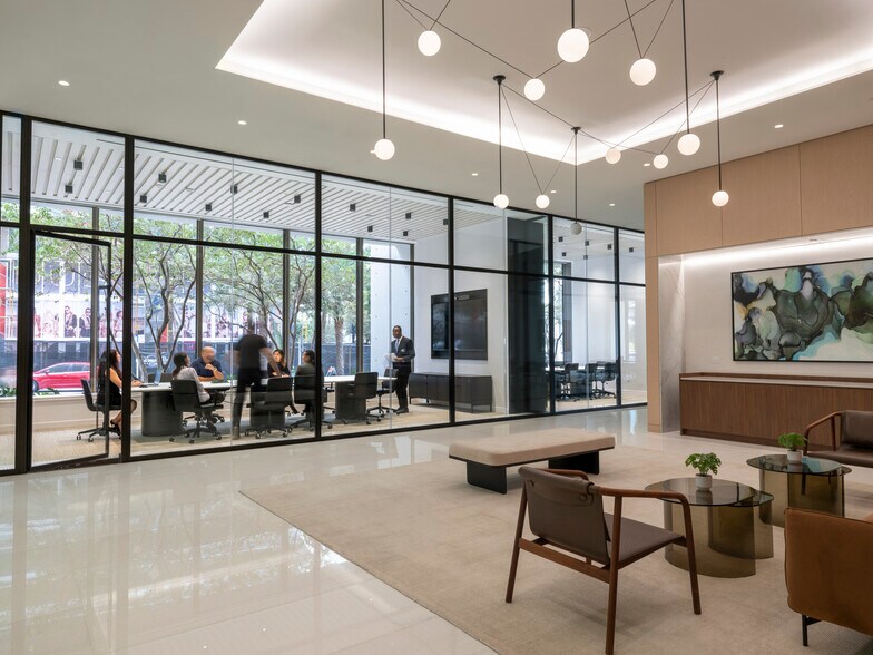 More Photos Of 2 S Biscayne Blvd, Miami Office Residential For Lease