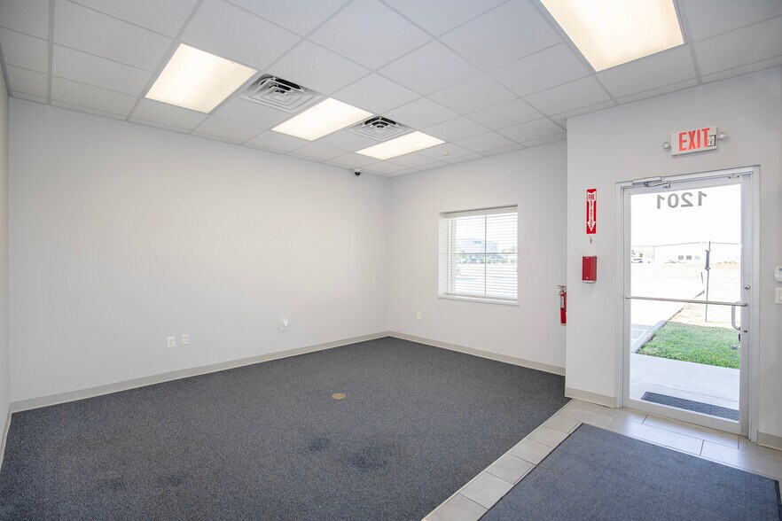 More Photos Of 1201 Butler Rd, League City Warehouse For Lease