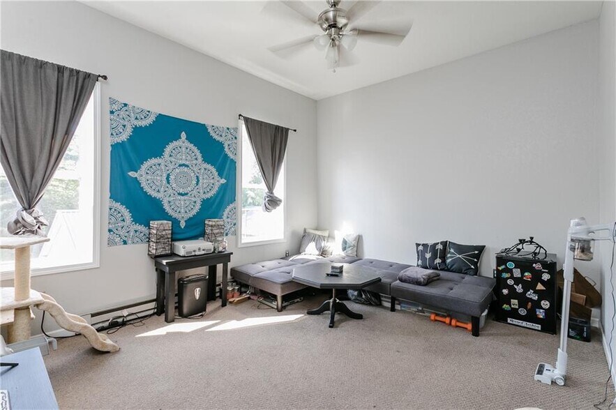 More Photos Of 3829 N Main St, Marion Storefront Retail Residential For Sale