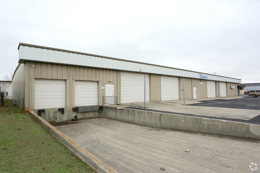 More Photos Of 4820 Commercial Dr, Huntsville Warehouse For Sale