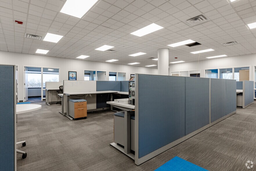 More Photos Of 4949 Harrison Ave, Rockford Unknown For Lease