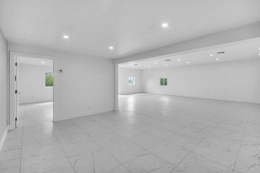 More Photos Of 3311 N Dixie Hwy, Pompano Beach Freestanding For Lease