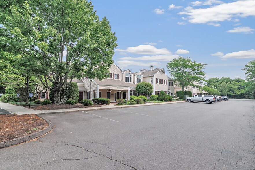 More Photos Of 324 Elm St, Monroe Medical For Sale