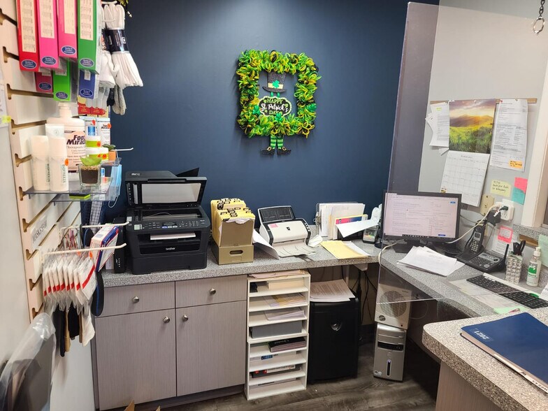 More Photos Of 35337 Warren Rd, Westland Medical For Sale