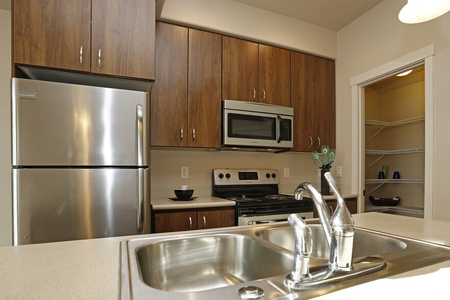 More Photos Of 19731 SW Athena Ct, Aloha Apartments For Sale
