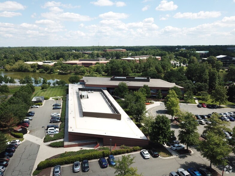 More Photos Of 4851 Lake Brook Dr, Glen Allen Office For Lease