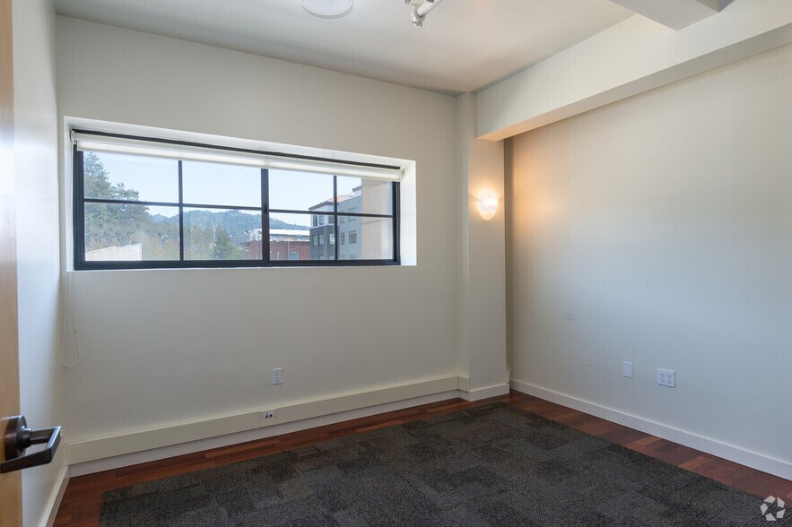 More Photos Of 2130 Center St, Berkeley Storefront Retail Office For Lease