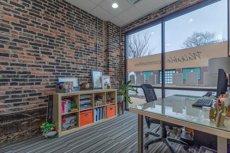 More Photos Of 3353 Roger Pl, Saint Louis Office For Sale