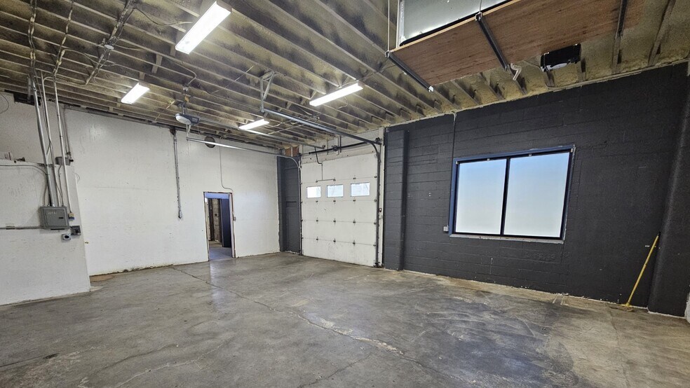 More Photos Of 1406 Tennant Way, Longview Freestanding For Sale