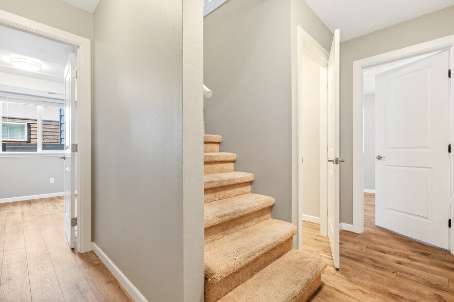 More Photos Of 3315 Claremont Ave S, Seattle Apartments For Sale