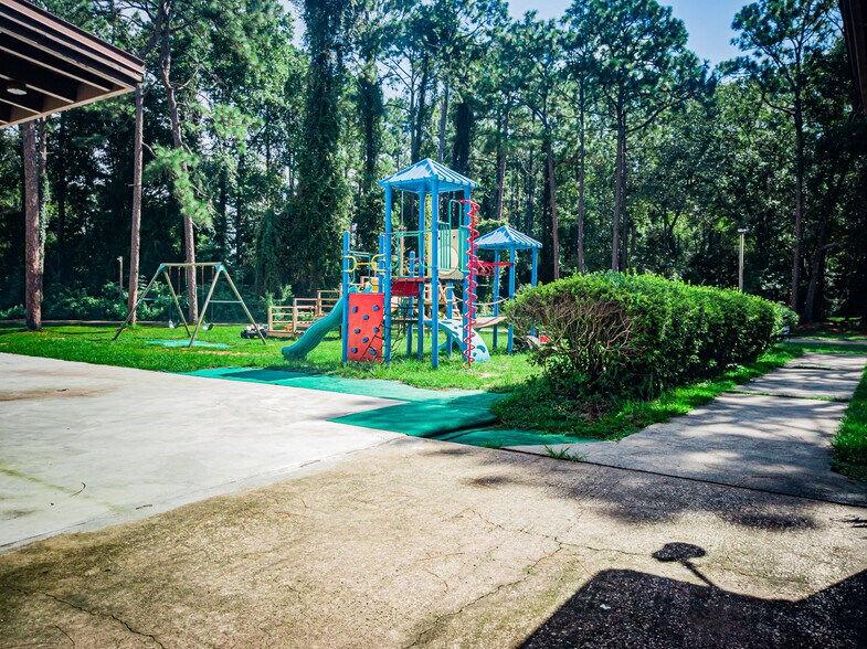 More Photos Of 1901 Leonid Rd, Jacksonville Schools For Sale