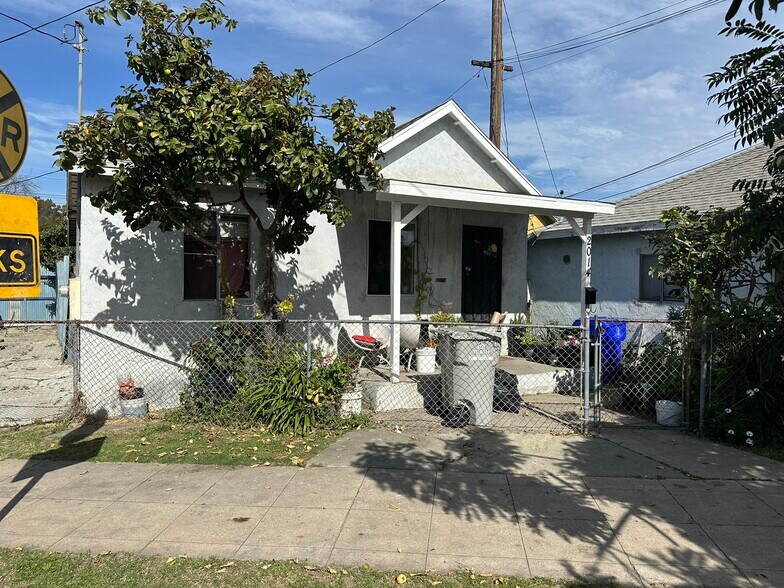 More Photos Of 2010 Franklin Ave, San Diego Multifamily For Sale