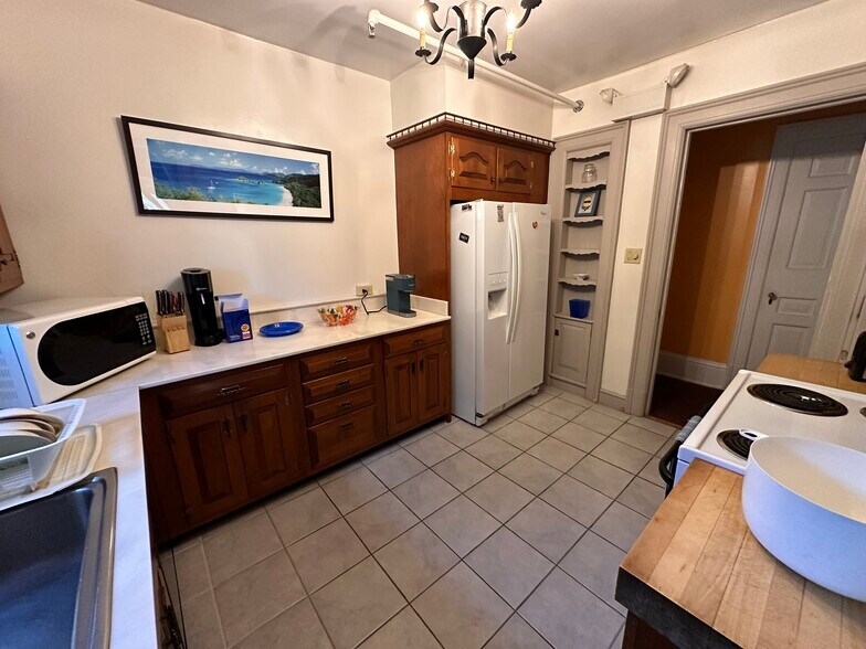 More Photos Of 1205 E Market St, York Office For Sale