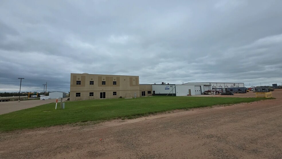 More Photos Of 3711 4th Ave NE, Watford City Truck Terminal For Sale