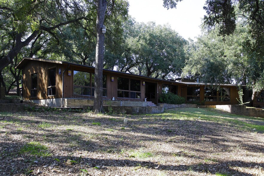 More Photos Of 8647 Wurzbach Rd, San Antonio Unknown For Lease