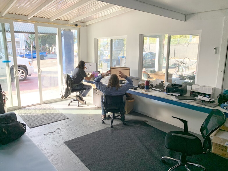 More Photos Of 765 17th St, San Diego Service For Sale