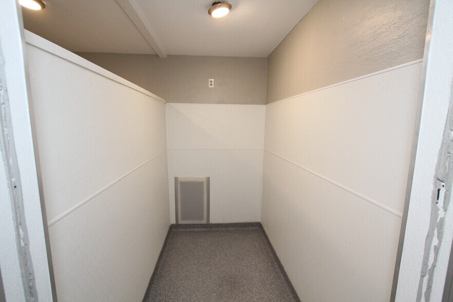 More Photos Of 11518 Bogs Rd, Tomball Shelter For Sale