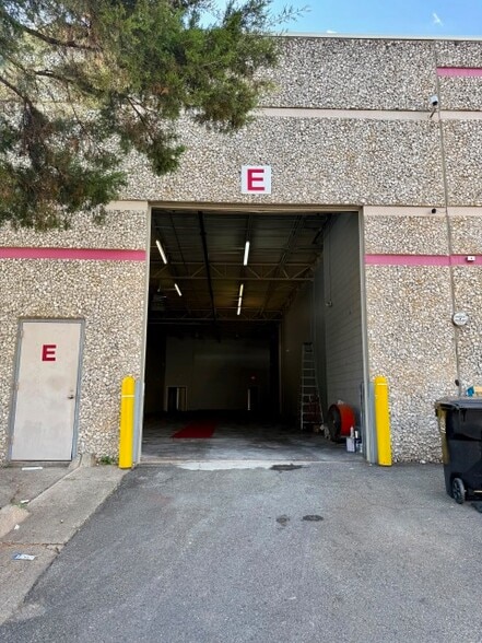 More Photos Of 8390 Terminal Rd, Lorton Flex For Lease