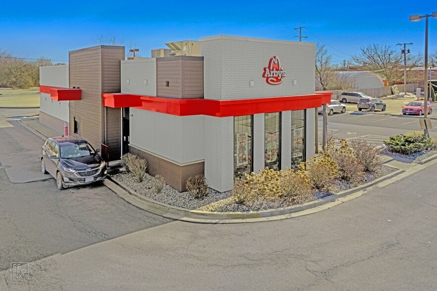 More Photos Of 207 S Halsted, Chicago Heights Fast Food For Sale