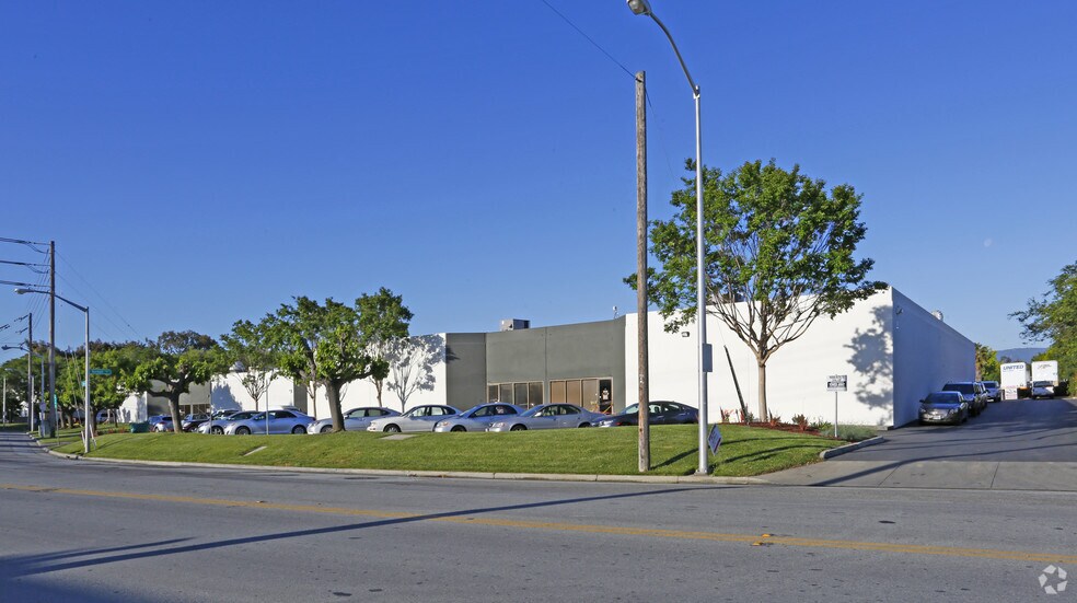 More Photos Of 3500 Thomas Rd, Santa Clara Manufacturing For Lease