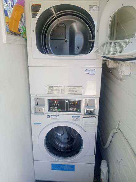 More Photos Of 326 S Federal Hwy, Lake Worth Specialty For Sale