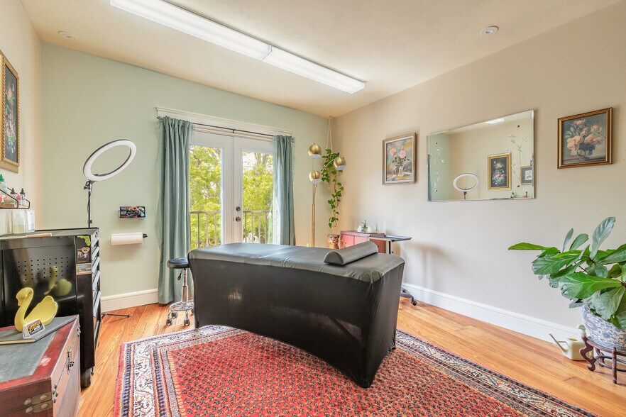 More Photos Of 1112 Riverside Dr, Holly Hill Storefront Retail Office For Sale