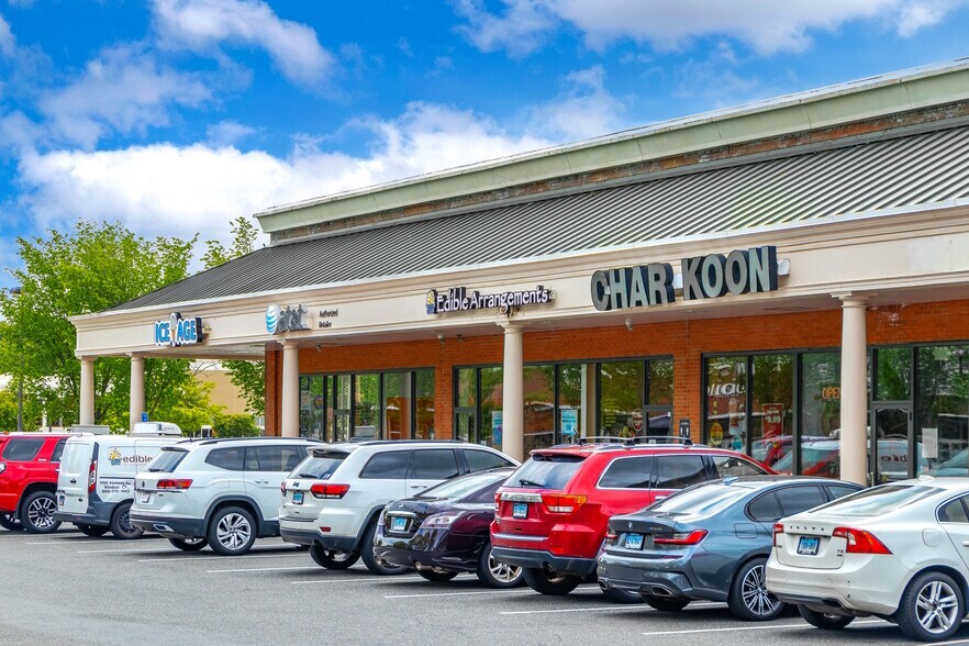 More Photos Of 1095 Kennedy Rd, Windsor General Retail For Lease