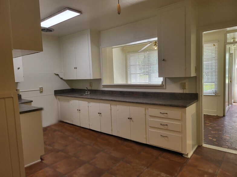 More Photos Of 1305 Dawson Rd, Albany Storefront Retail Office For Sale