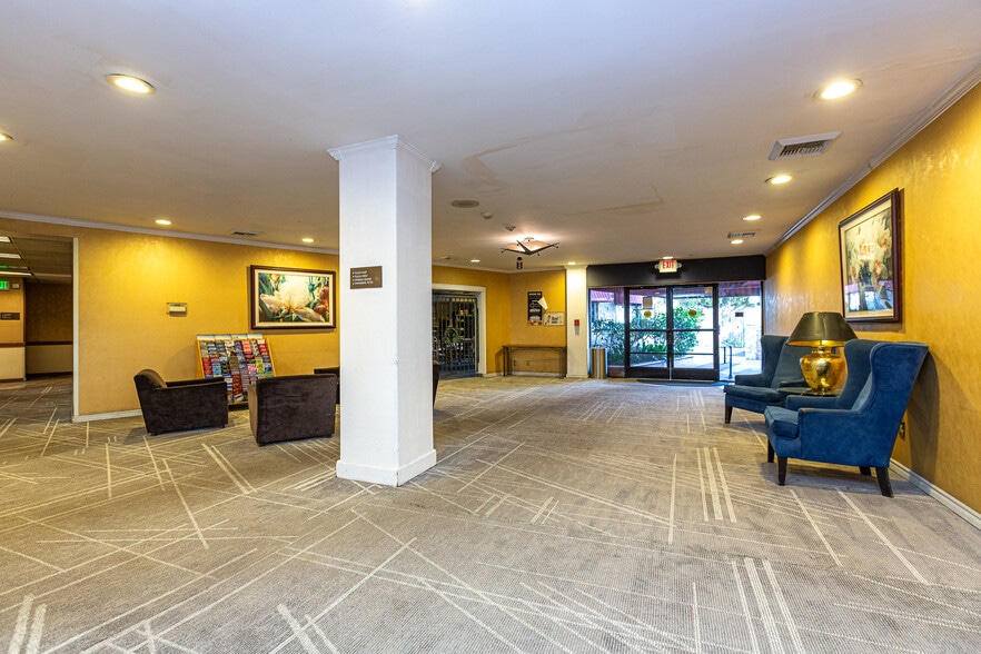 More Photos Of 150 Hegenberger Rd, Oakland Hotel For Sale