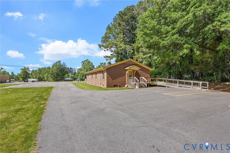 More Photos Of 10806 Rives Ave, Mc Kenney Medical For Sale