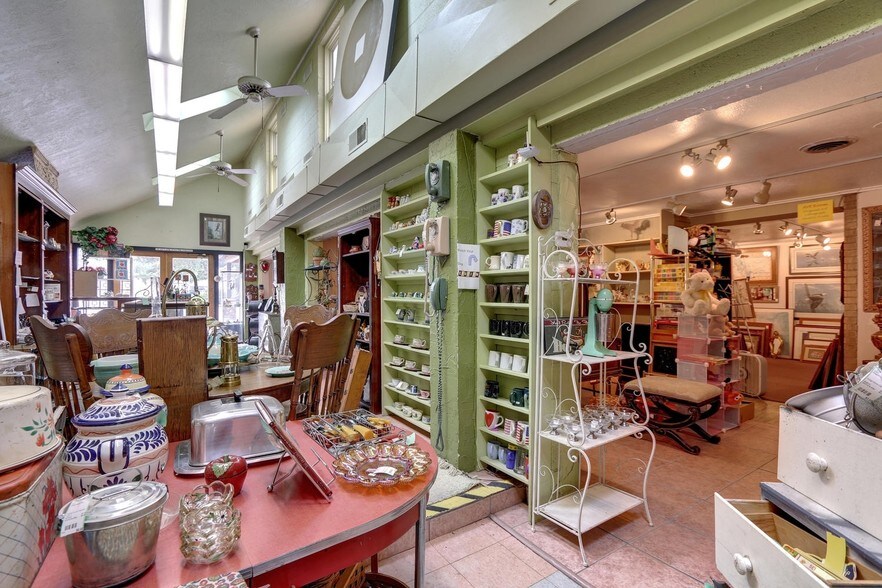 More Photos Of 807 Wilcox St, Castle Rock Storefront For Sale