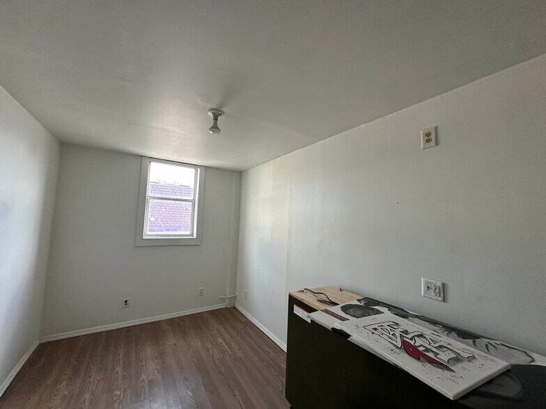 More Photos Of 2600-2604 W Fond Du Lac Ave, Milwaukee Manufacturing For Sale