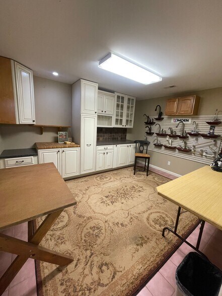More Photos Of 455 E Highway 324, Rock Hill Showroom For Lease