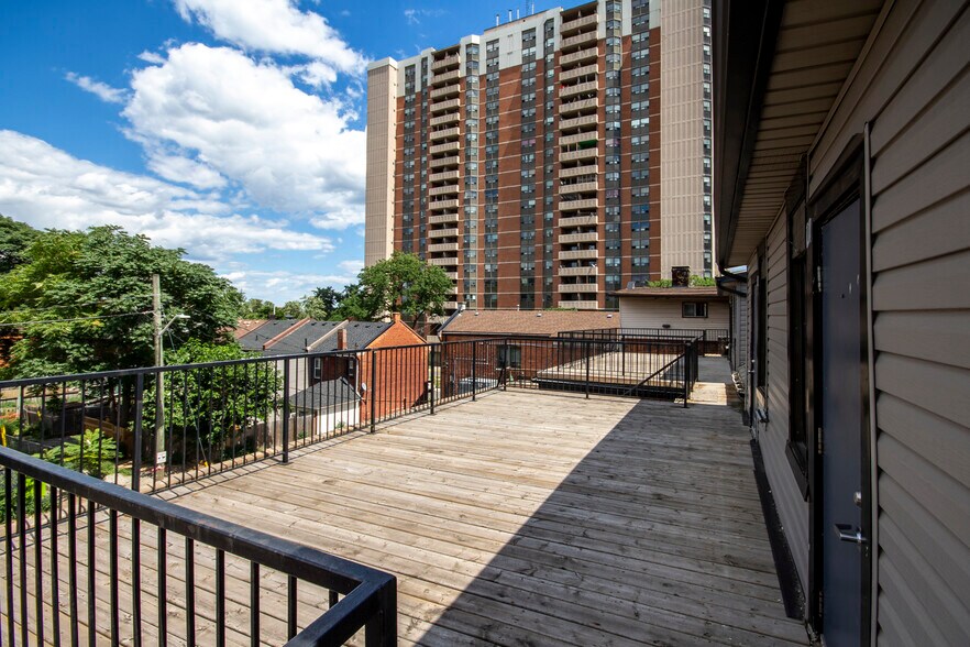 More Photos Of 463-477 King St E, Hamilton Multifamily For Sale