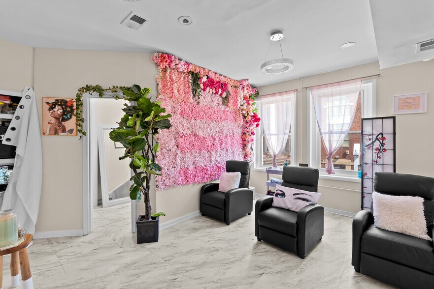 More Photos Of , Washington General Retail For Sale