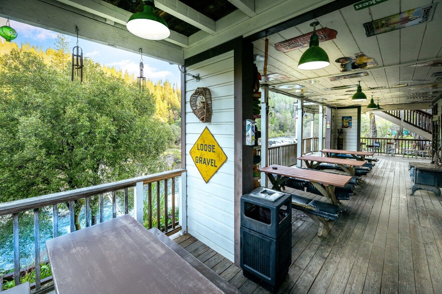 More Photos Of 15432 Washington Rd, Washington Storefront Retail Residential For Sale