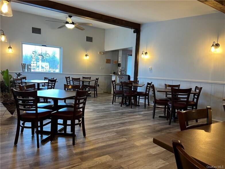 More Photos Of 2850 State Route 17K, Middletown Restaurant For Sale