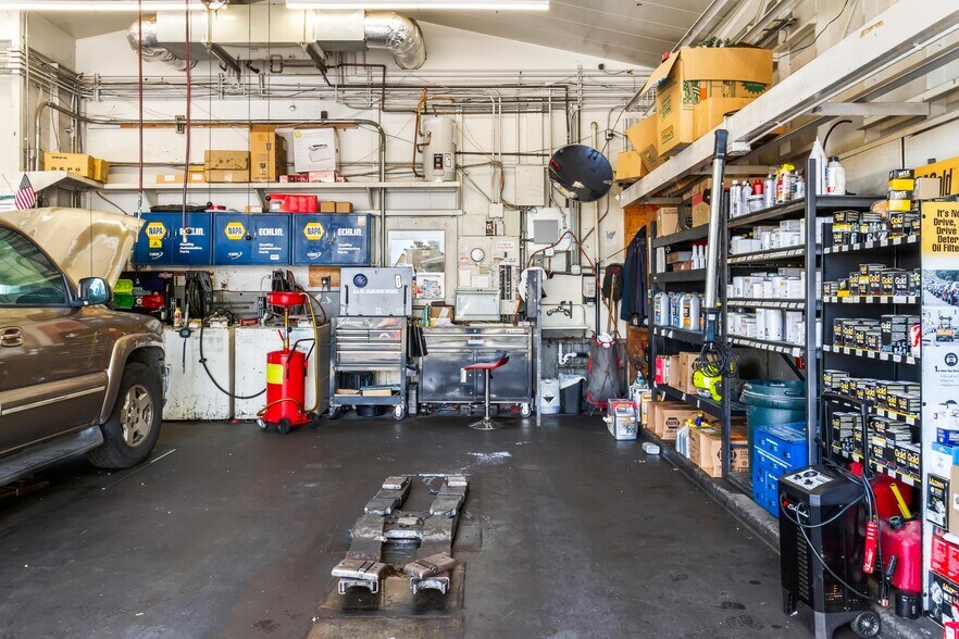 More Photos Of 1001 N H St, Lompoc Convenience Store For Sale