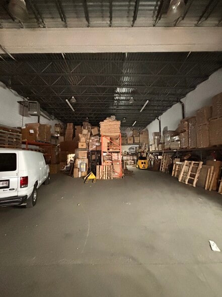 More Photos Of 434 Johnson Ave, Brooklyn Warehouse For Lease